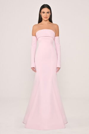 فستان كوكتيل مشكوك من الصدر