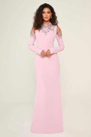 فستان وردي أنيق بقصة مستقيمة