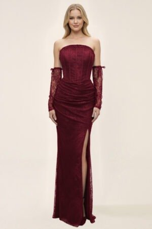 فستان أحمر سترابليس بلا حمالات أنيق