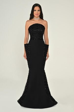 فستان أسود بقصة حورية بدون أكمام