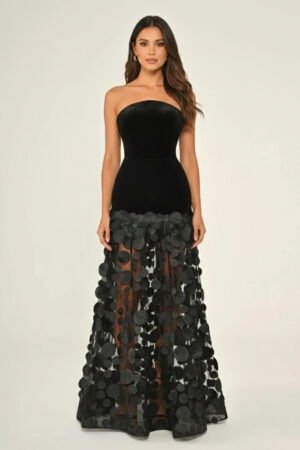 فستان أسود مخملي بدون أكمام