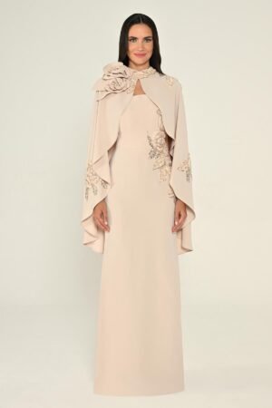 فستان بيج أنيق بقصّة مستقيمة