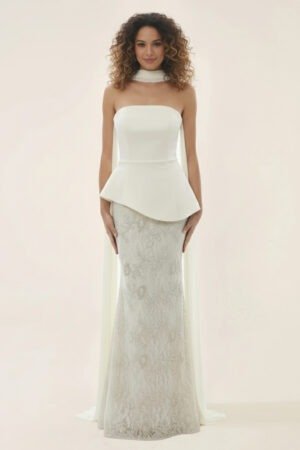 فستان أبيض سترابليس بيبلوم للسهرة